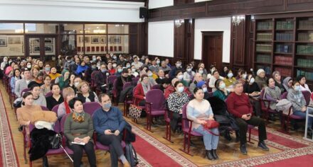 КММАда иш кагаздарын мамлекеттик тилде жүргүзүү боюнча медакадемия кызматкерлерине  сабак өтүлдү