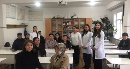 Студенты КГМА прочитали доклад родителям учеников средней школы
