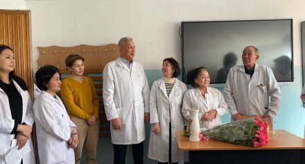 Профессору кафедры гигиенических дисциплин М.К. Эсенамановой исполнилось 85лет