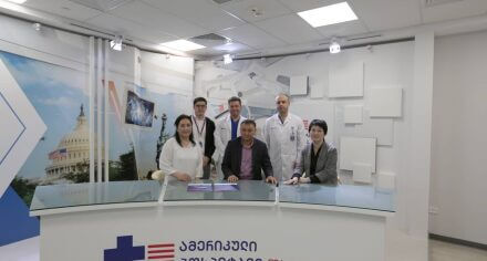 КГМА подписала договор о взаимодействии между American Hospital Tbilisi