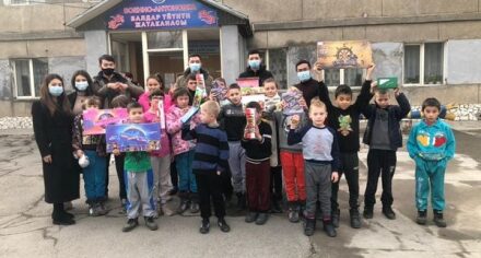 Студенты совместно с сотрудниками КГМА посетили дом престарелых и детский дом-интернат
