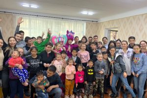 Студенты Медакадемии привезли три тонны угля детскому дому в Орловке
